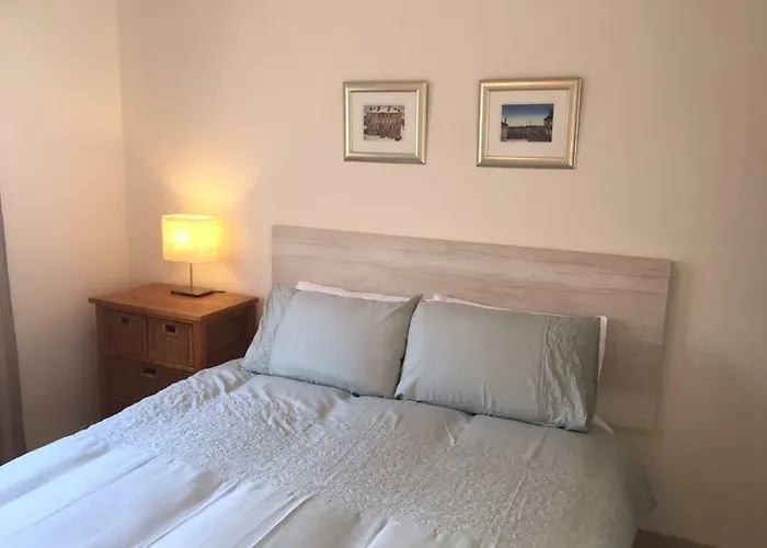 아파트 Absolute Central