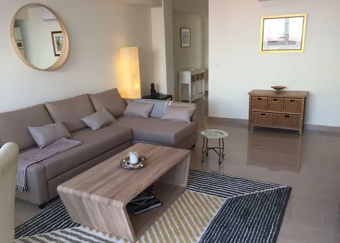 Absolute Central * 토레몰리노스